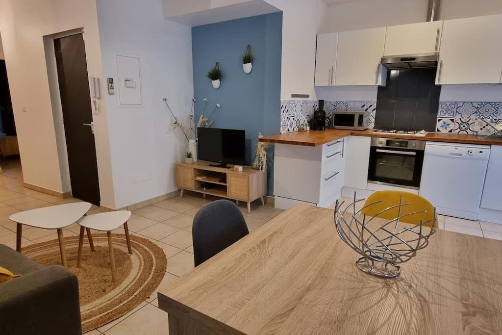 Agreable Appartement Avec 2 Places De Parking Dans Le Garage Beziers Exterior photo